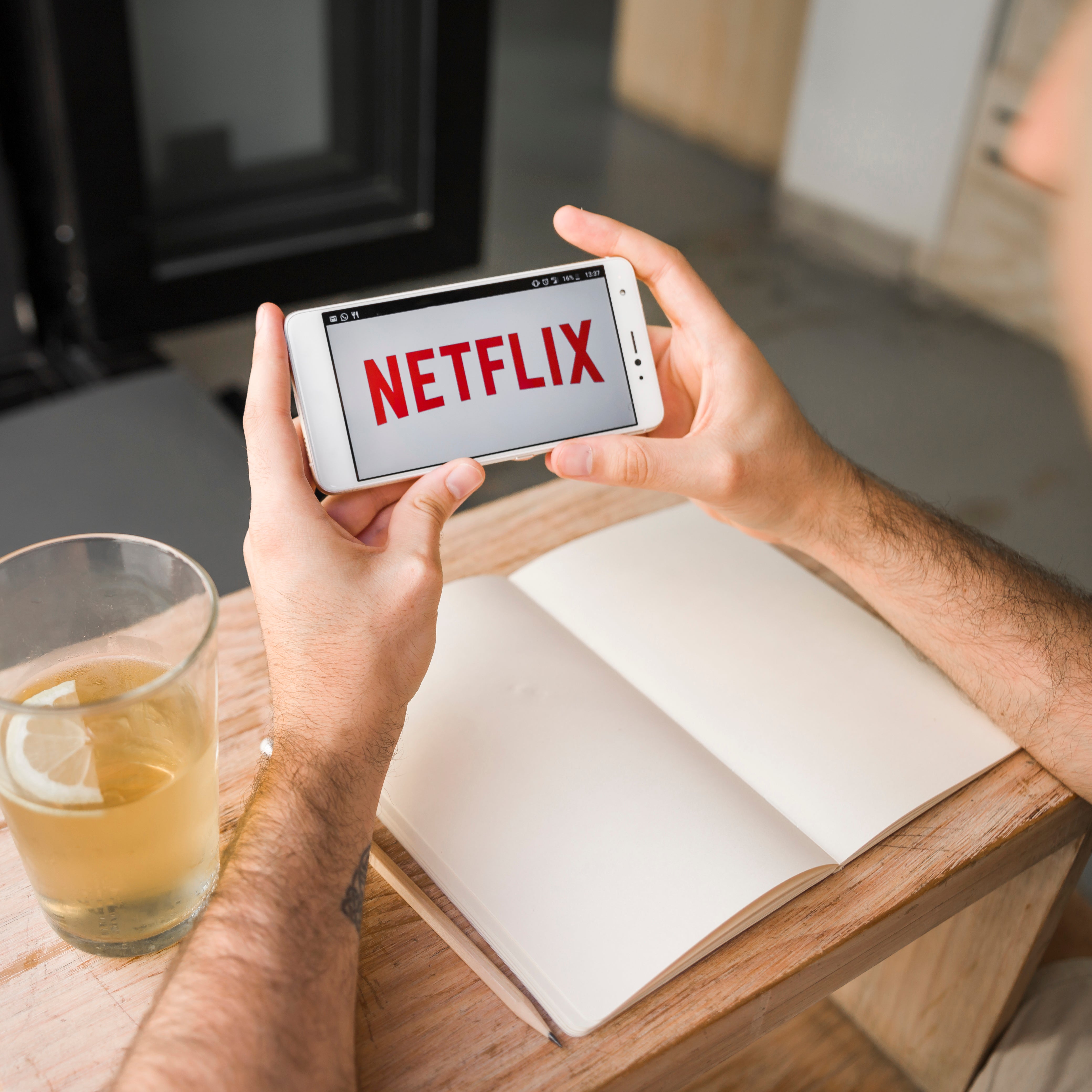 Choisir le meilleur Vidéoprojecteur pour profiter de Netflix